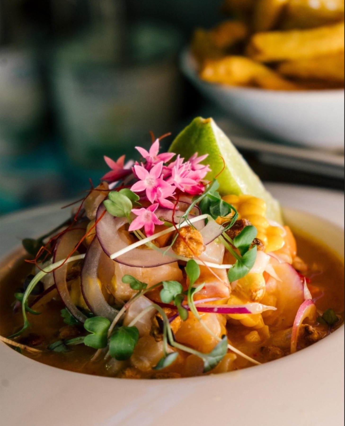 Ceviche con flores comestibles de Ibiza Púnica